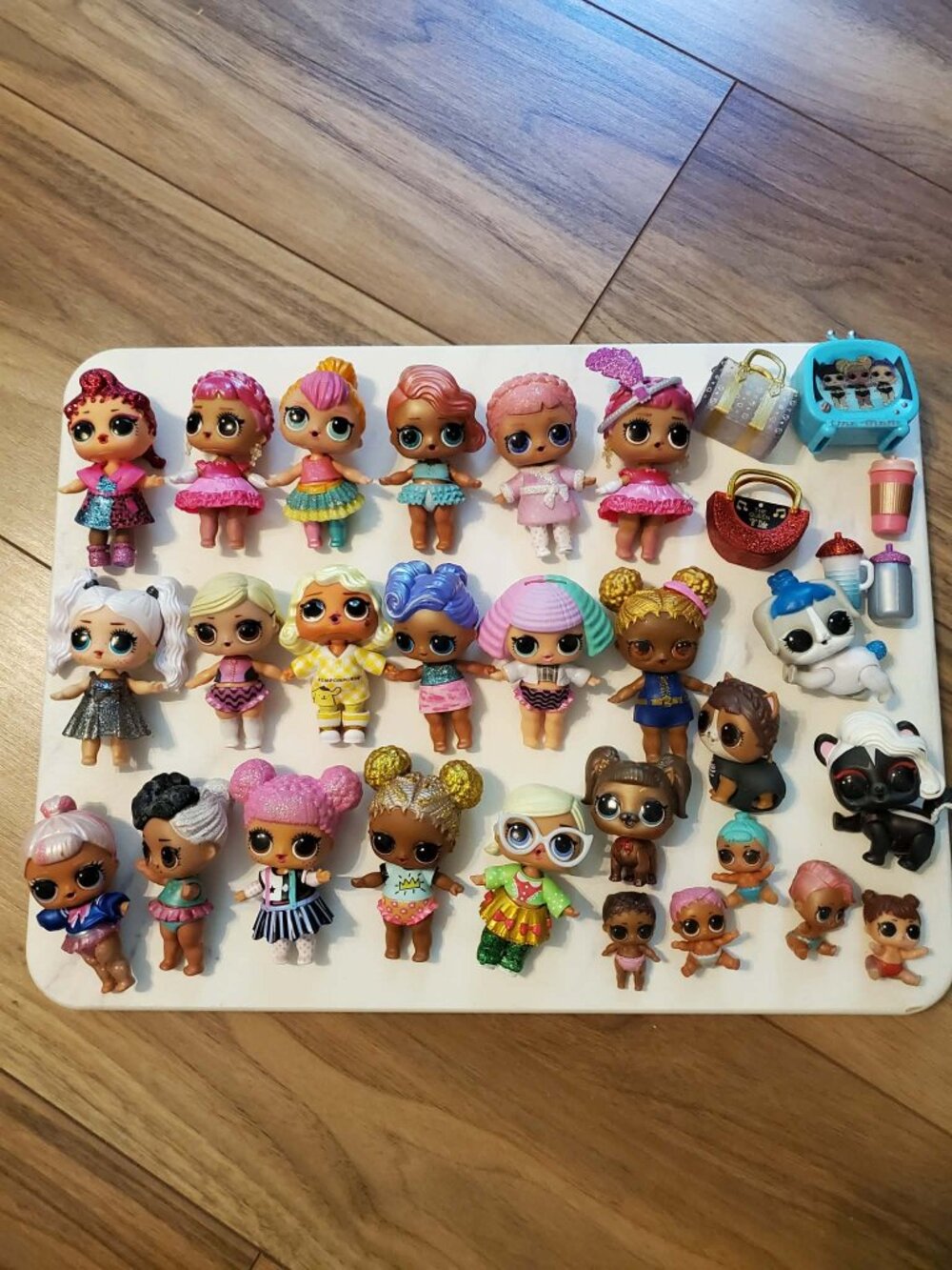 L.O.L. Surprise! Fashion Dolls Pet Lil Sisters and Accessories Lot